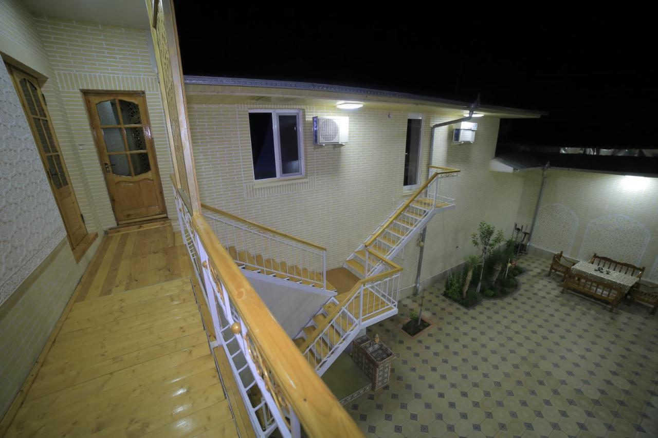 Hanifa Buchara Buitenkant foto