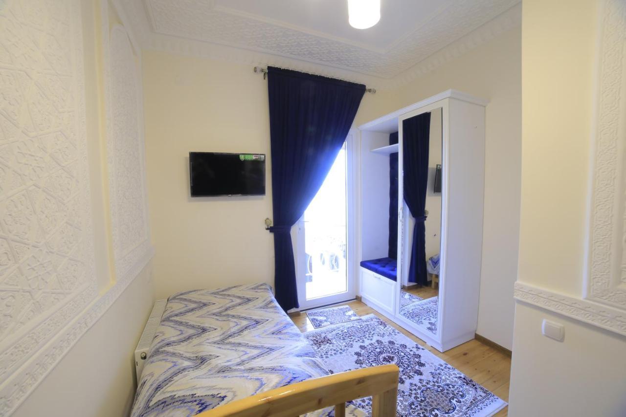 Hanifa Buchara Buitenkant foto