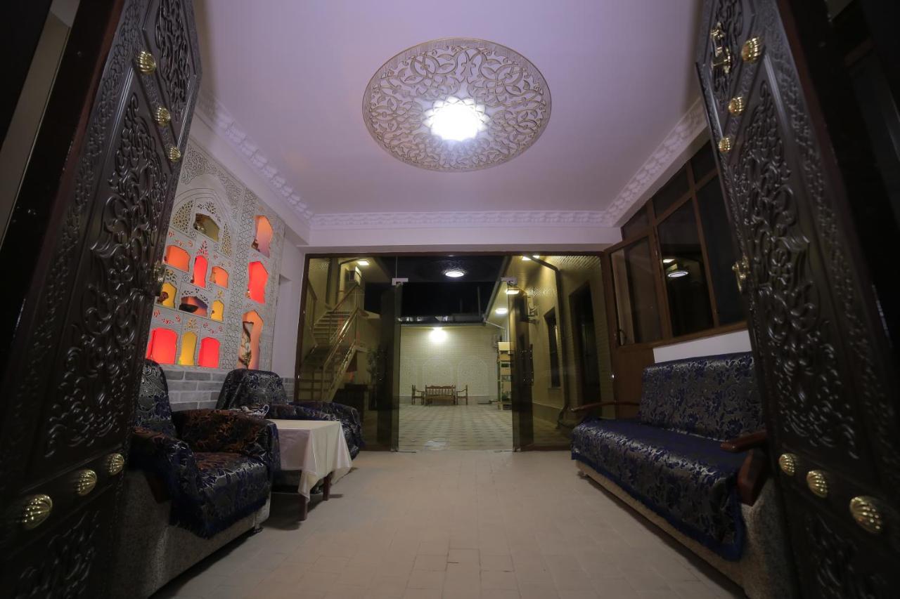 Hanifa Buchara Buitenkant foto