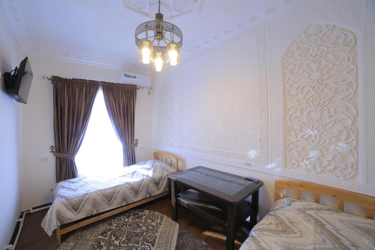 Hanifa Buchara Buitenkant foto
