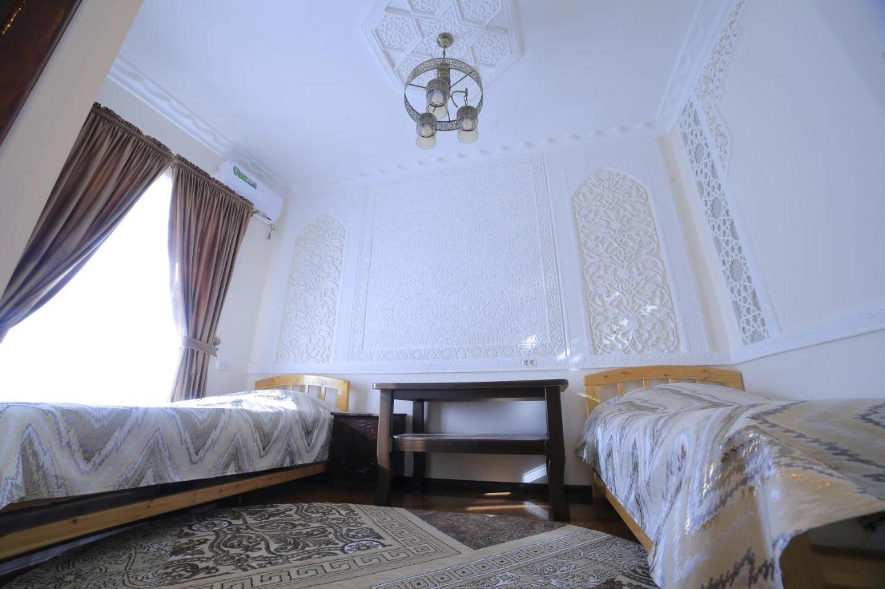 Hanifa Buchara Buitenkant foto